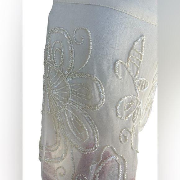 Gianni Bini Beige Floral Beaded Fully Lined Dress
Shorts Women's Size 6 preloved - Picture 6 of 8